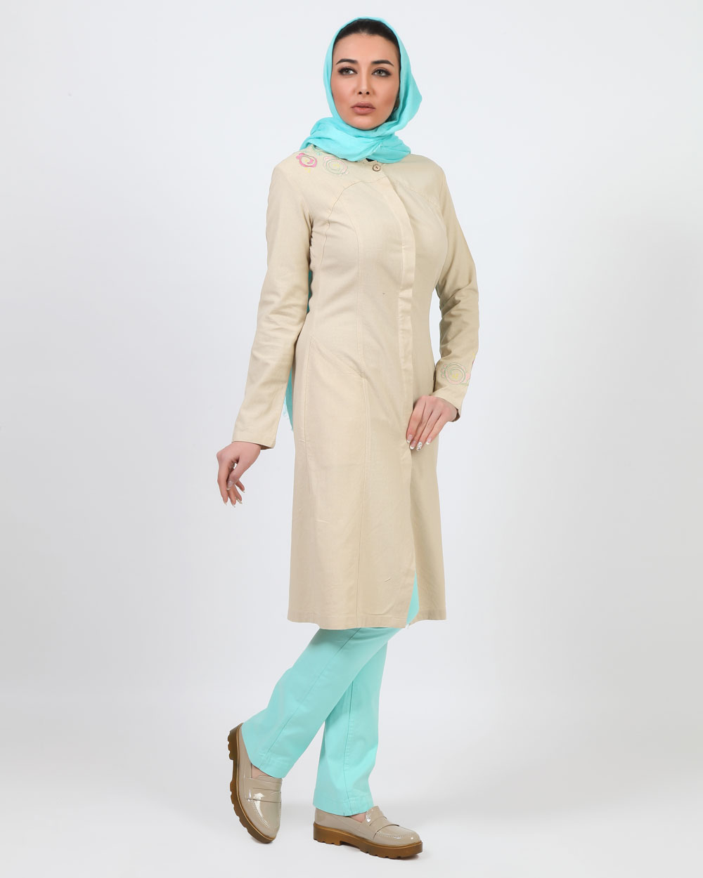 مانتو زیبار