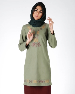 مانتو آدینا