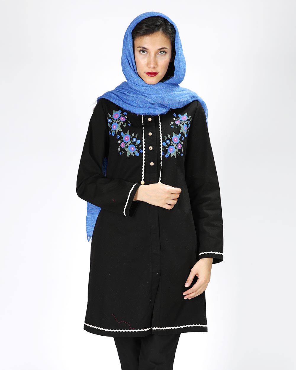 مانتو نشمیل