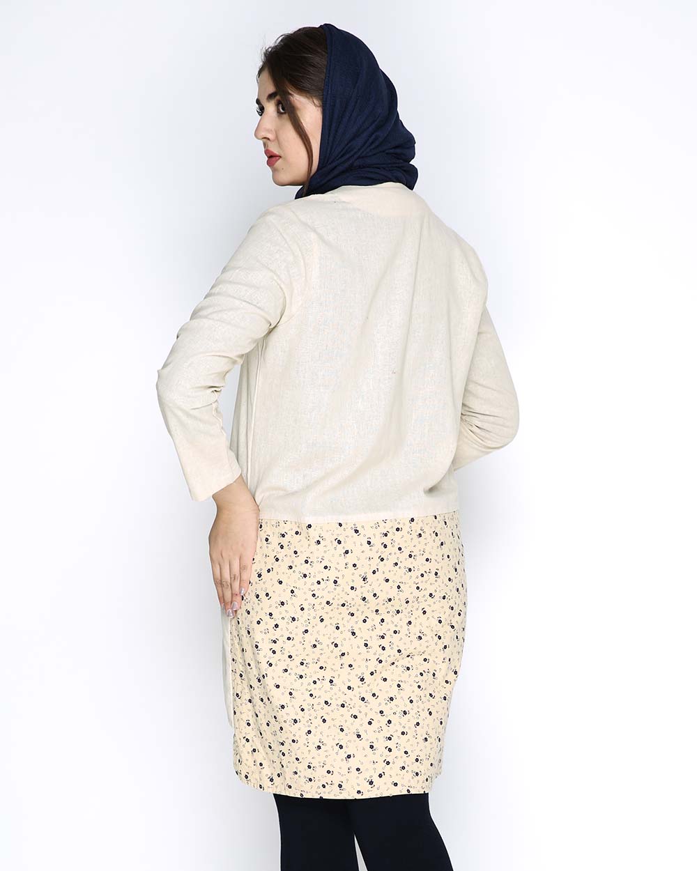 مانتو بینالود