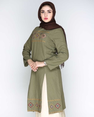 مانتو سزاواران