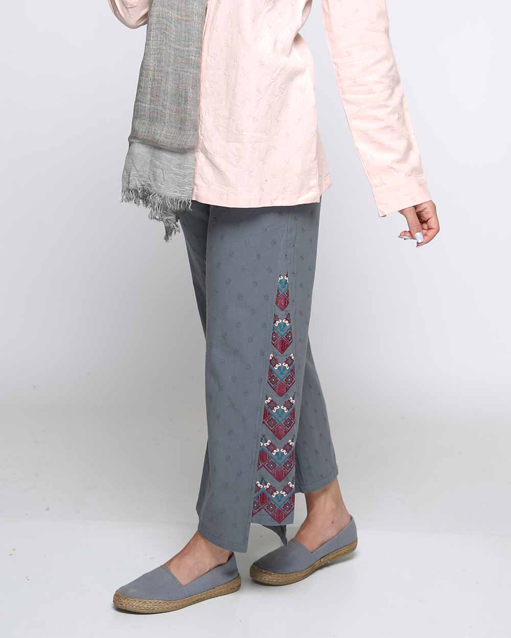 شلوار لی لی