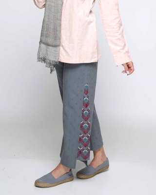 شلوار لی لی