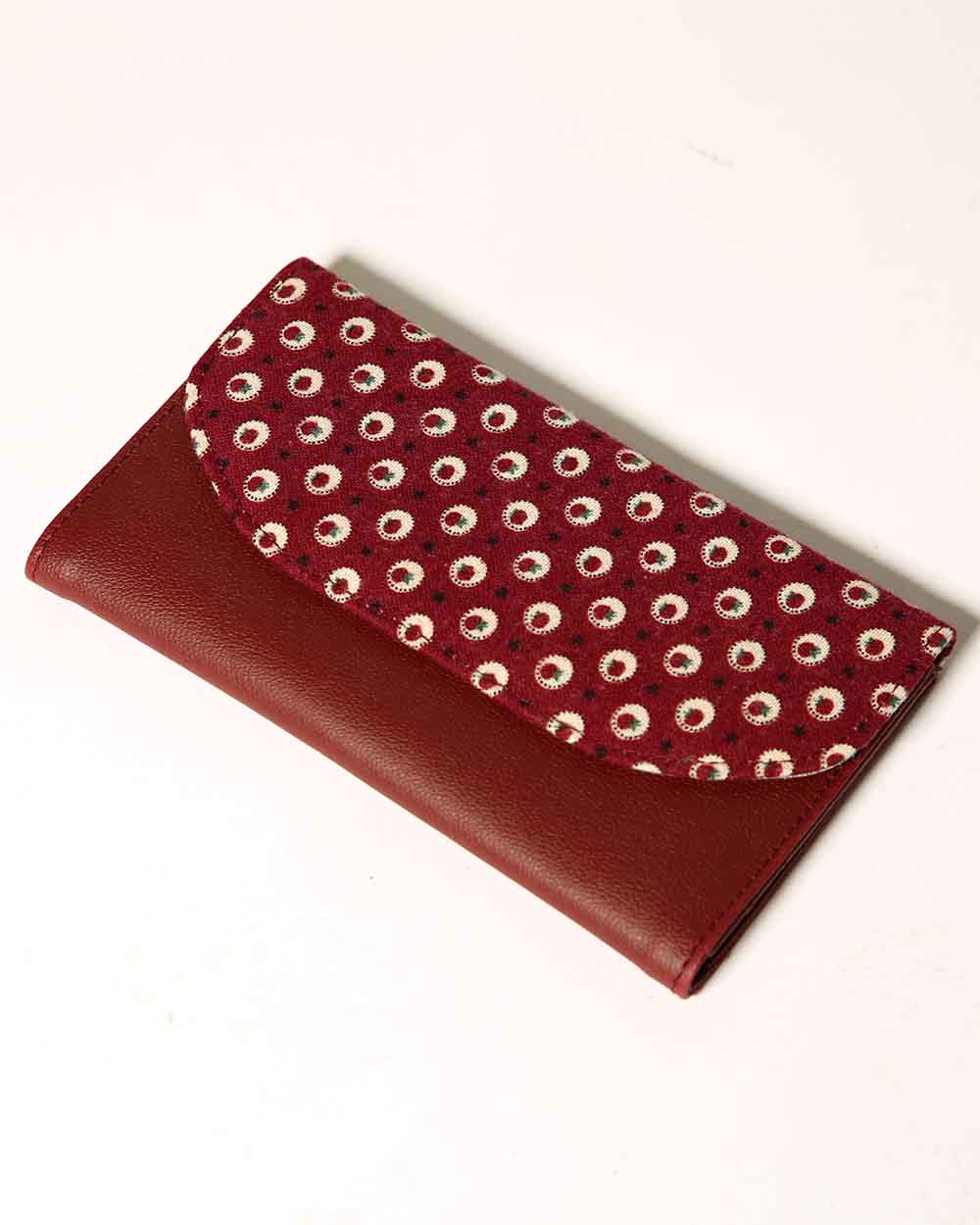 کیف پول نقاب دار