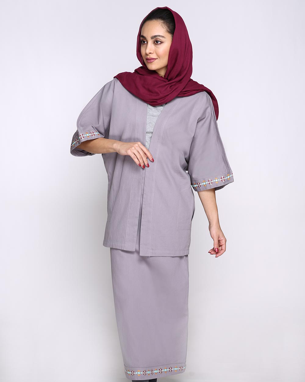 عبا دامن ژاله