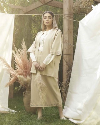 عبا دامن ژاله