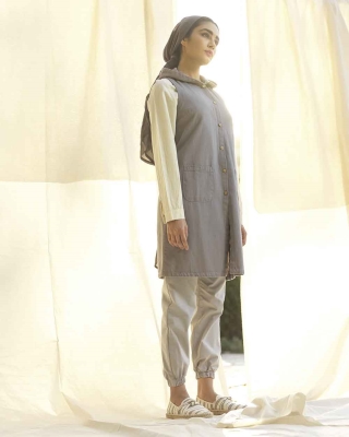 جلیقه کلاهدار ساناز