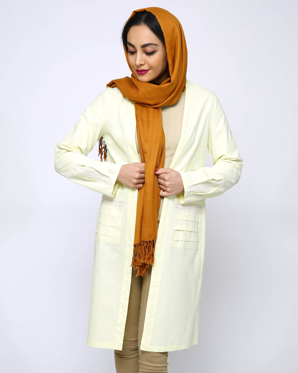 مانتو فروردین