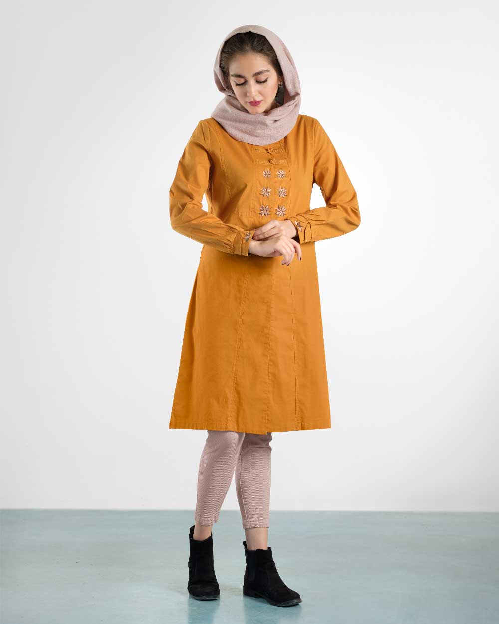 مانتو پرنیا