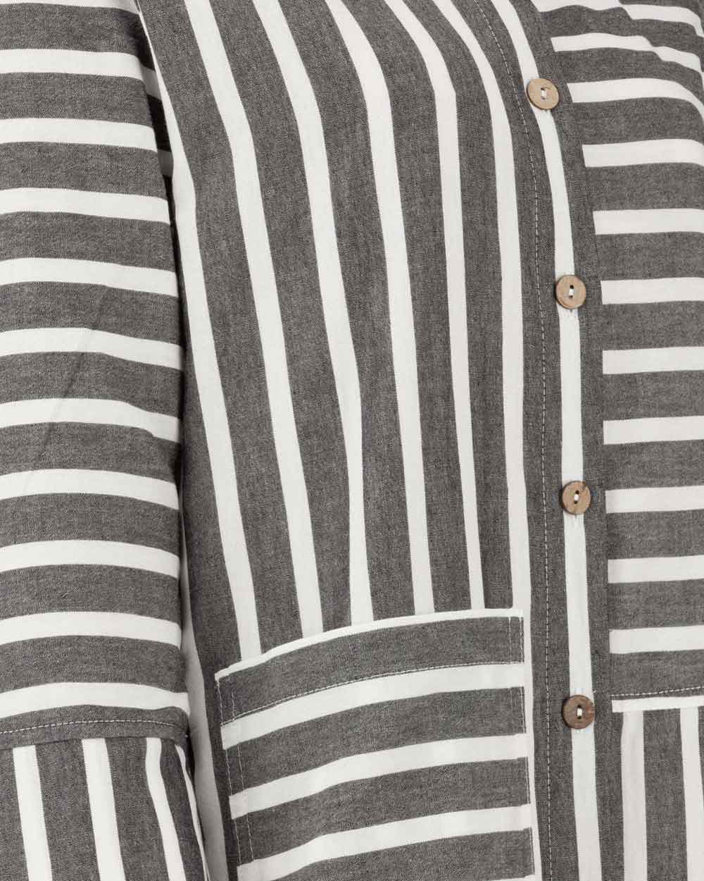 مانتو آیناز